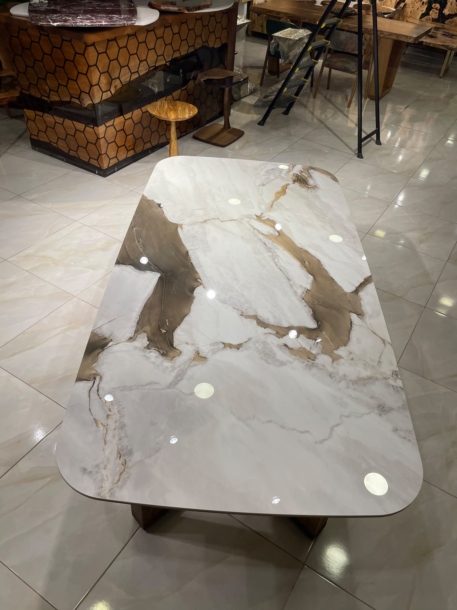 Gemma Bronz Porcelain Table